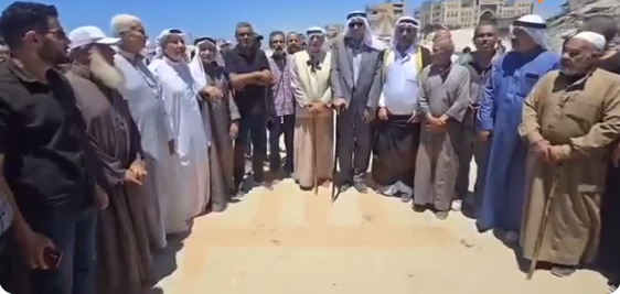 عشائر وقبائل غزة يؤمنون المساعدات، فيتو