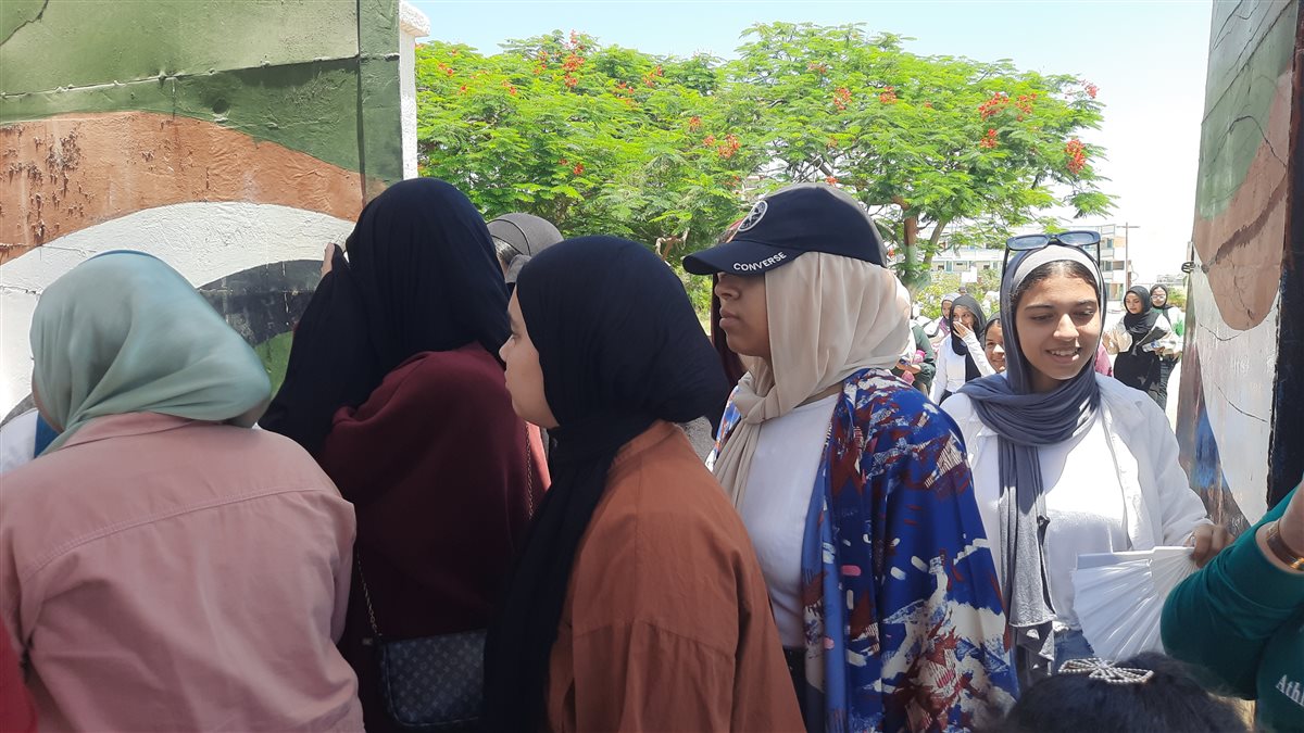 جانب من رصد آراء الطلاب بالإسماعيلية، فيتو