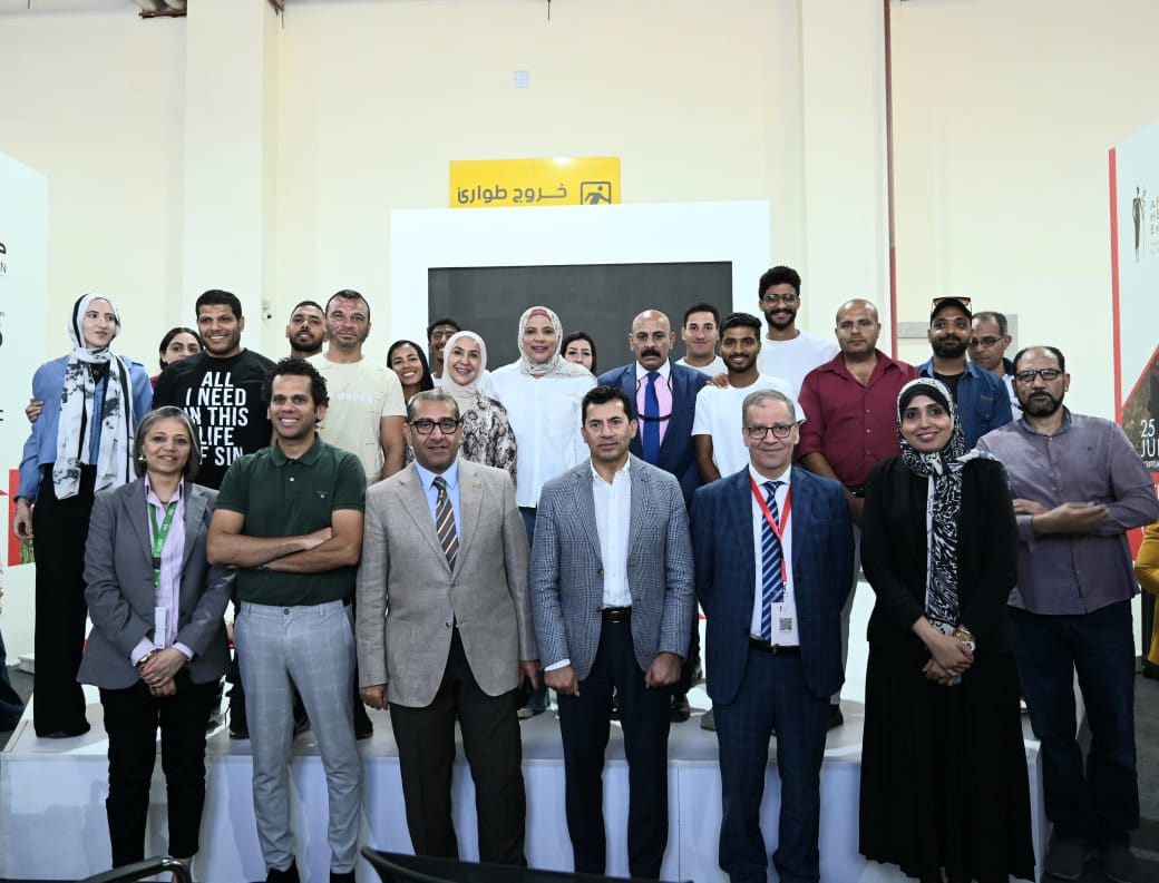 أشرف صبحي يشهد مبادرة بإيدينا ننقذ حياة للتوعية بالموت القلبي المفاجئ