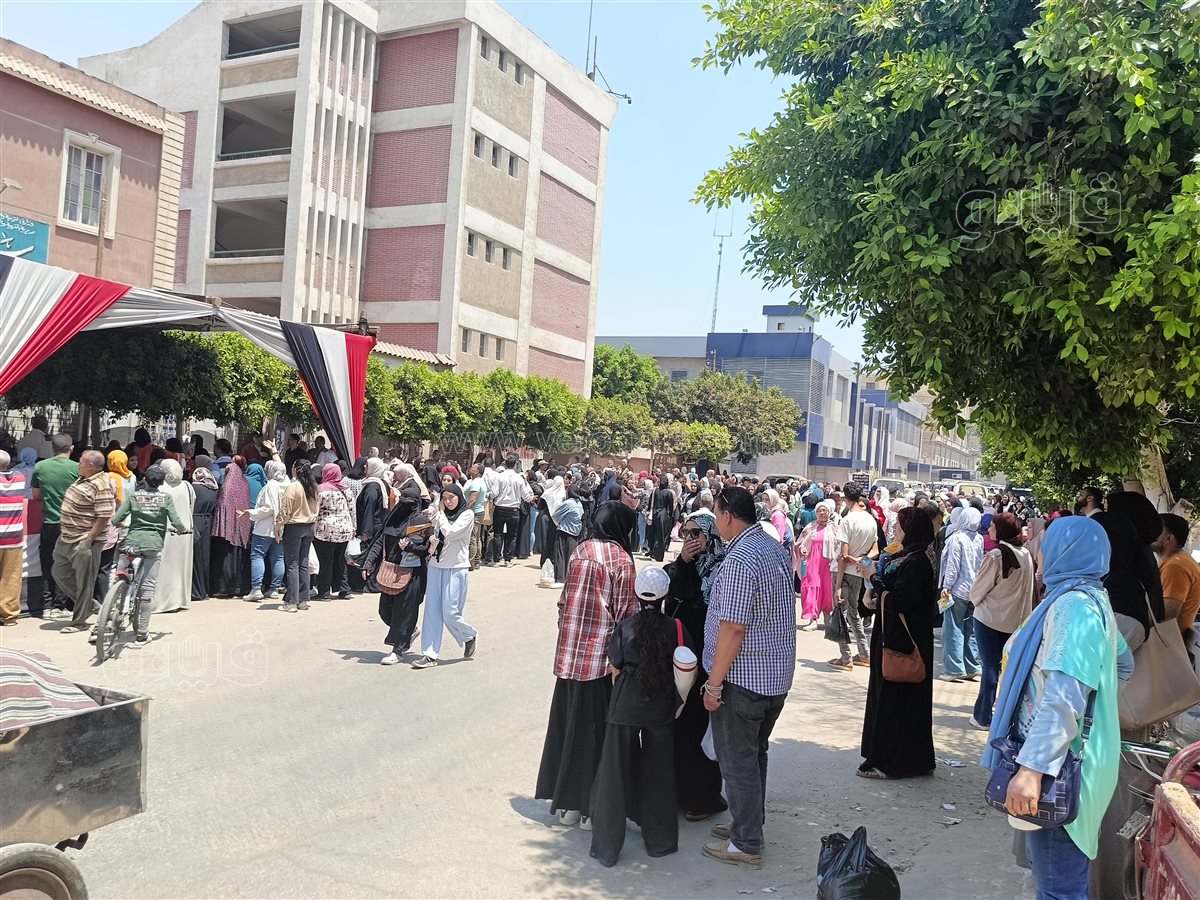 طلاب ثانوية الشرقية: الفيزياء يحبس الأنفاس والتاريخ يُعيد،فيتو