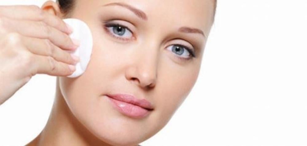 قناع الشوفان والكركم لتنظيف البشرة 