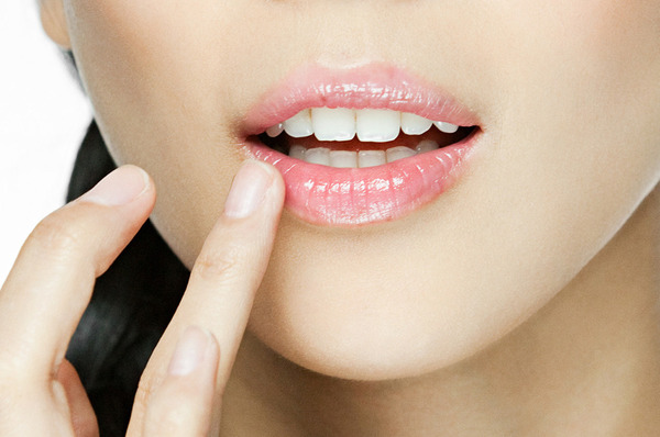 العناية بالشفاه