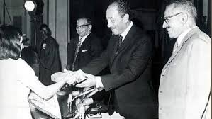 ابو المجد والسادات فى أحد المؤتمرات