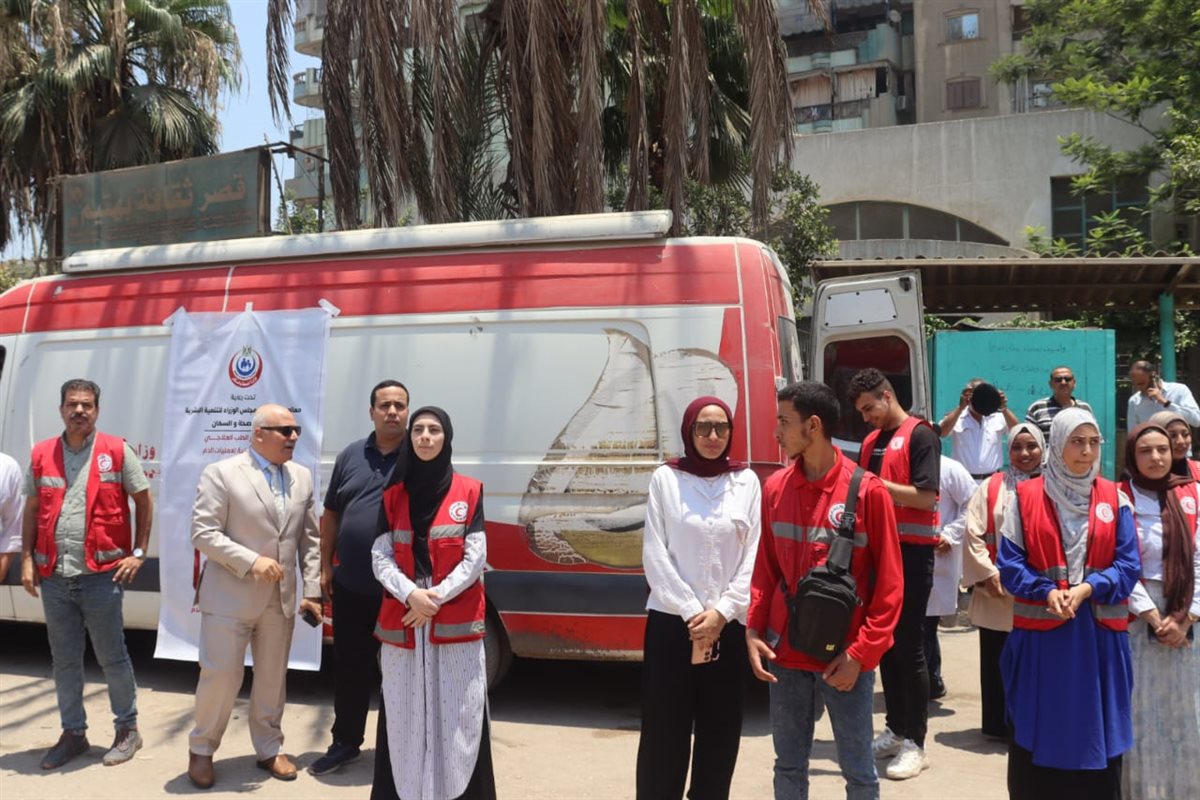 محافظ القليوبية يتفقد مركز الدم  ، فيتو