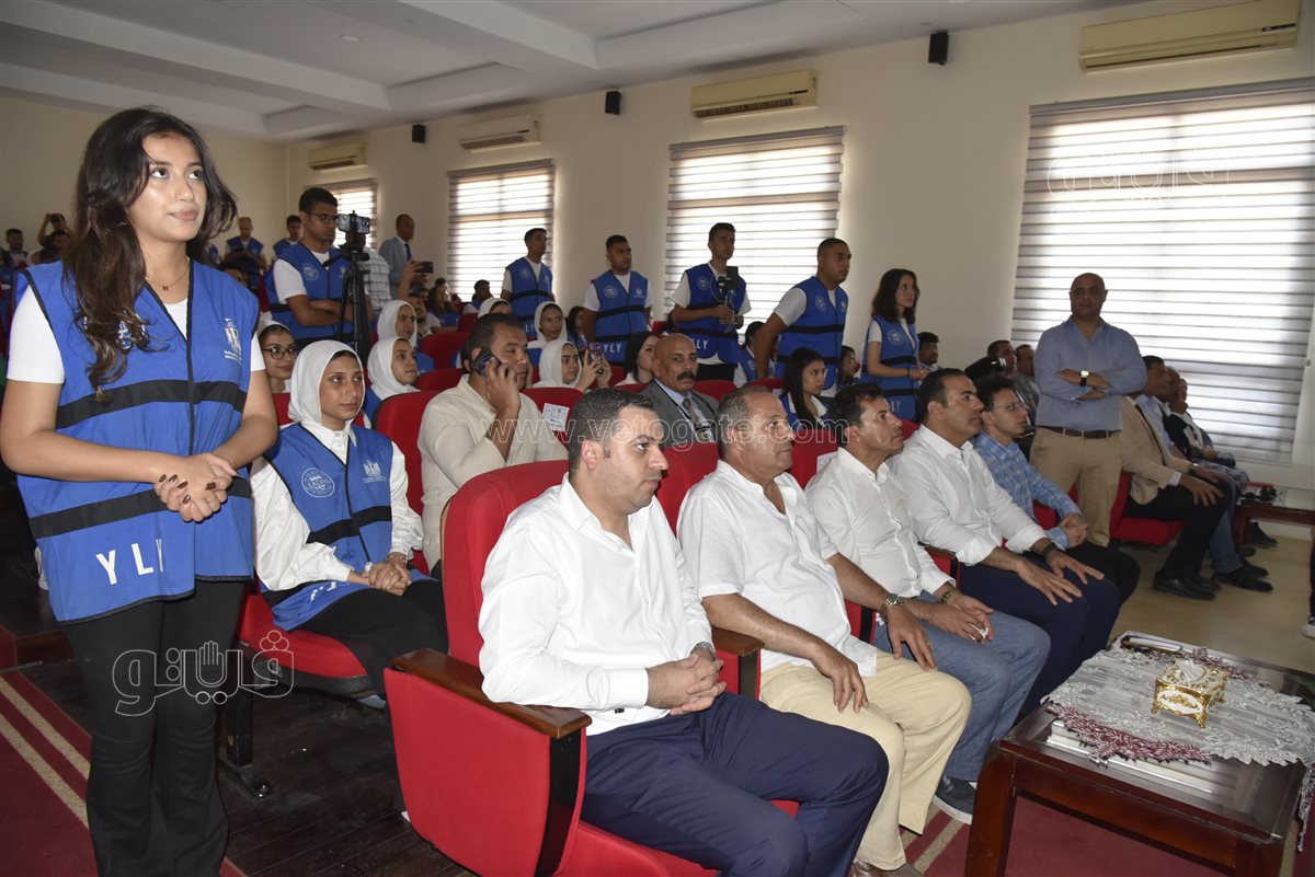 محافظ بورسعيد ووزير الشباب والرياضه، فيتو 