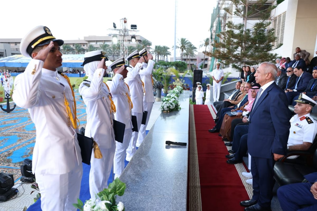 تخريج 112 بحارا من الأكاديمية العربية