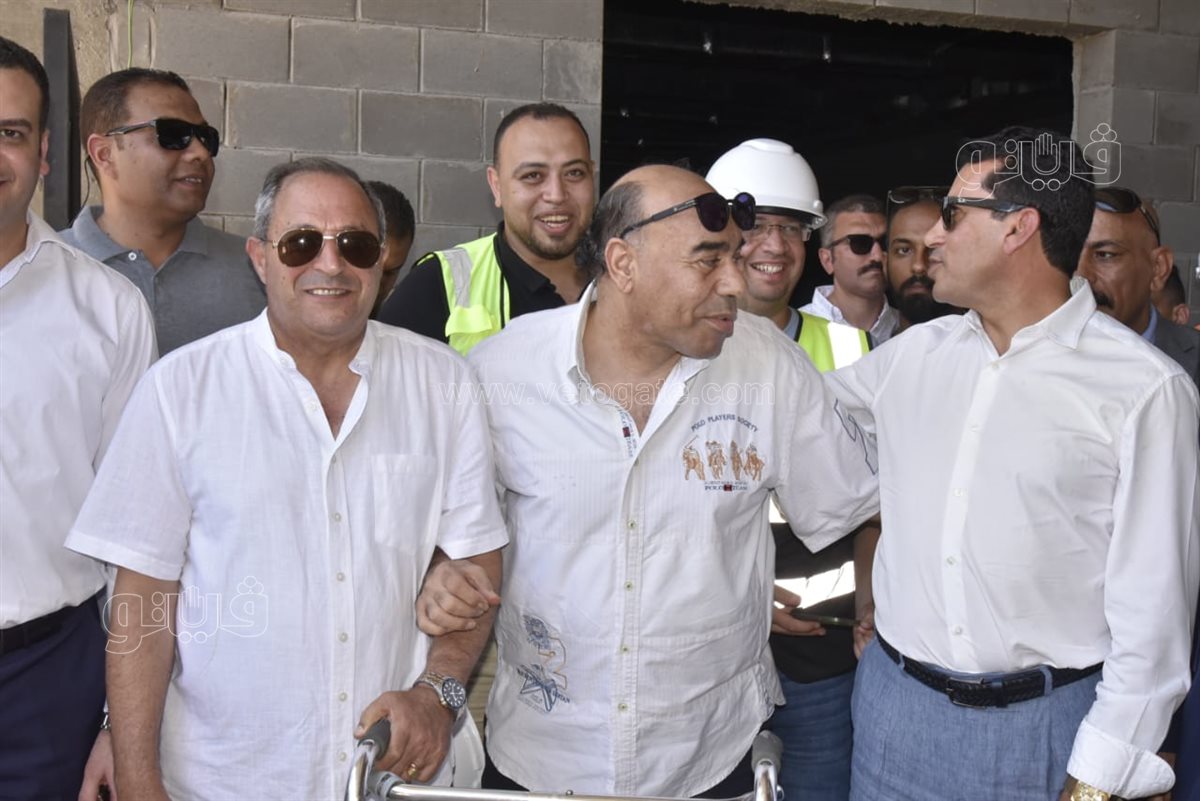 وزير الشباب والرياضه ومحافظ بورسعيد خلال تفقد مشروع استاد بورسعيد، فيتو