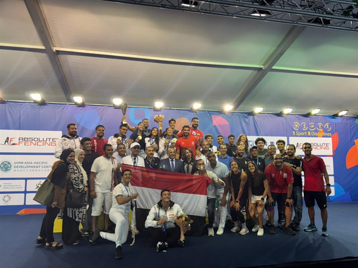 أشرف صبحي يهنئ الخماسي الحديث بعد إنجاز بطولة العالم للناشئين