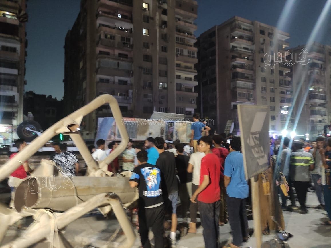 جانب من سقوط ونش