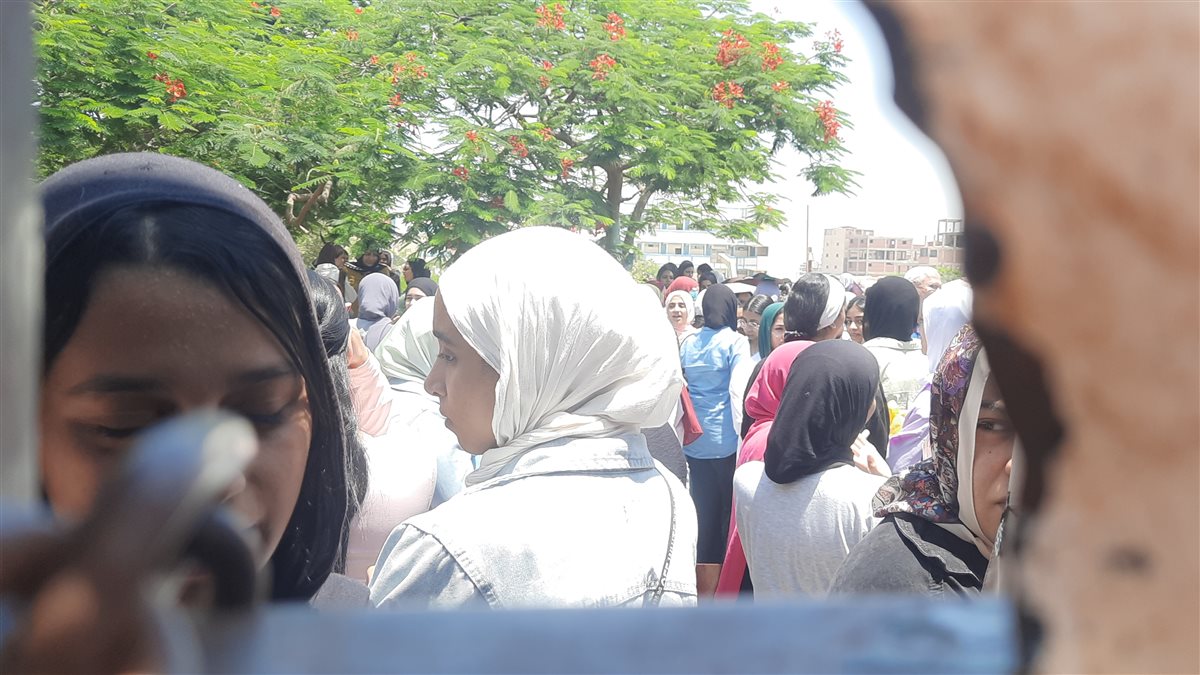 جانب من خروج الطلاب، فيتو