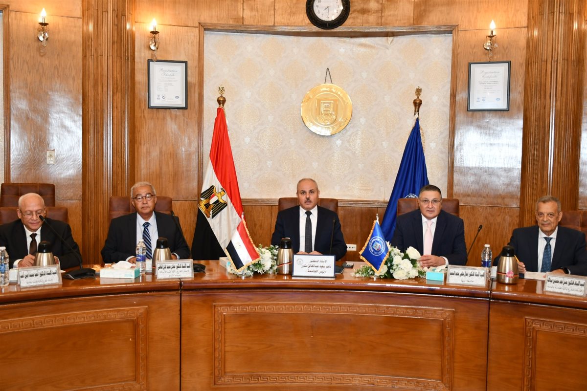 جانب من الاجتماع، فيتو