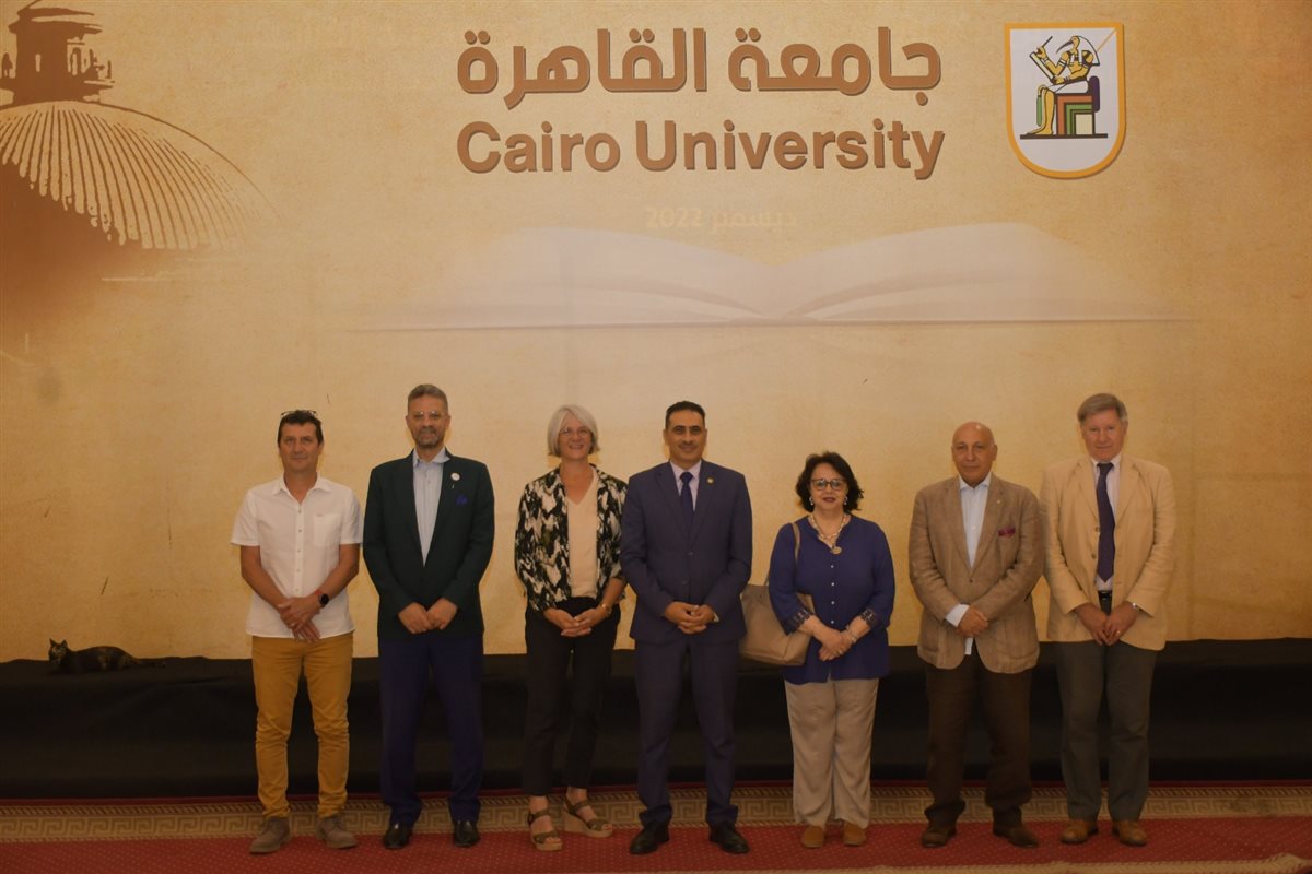 نائب رئيس جامعة القاهرة مع وفد الكليات الفرنسية