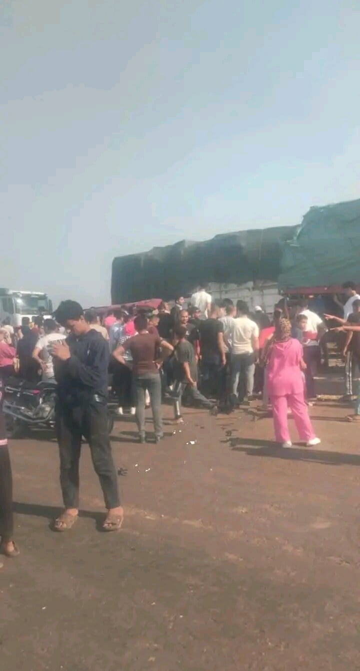 نزيف الأسفلت مستمر، اصابة 9 ركاب في حادث تصادم مروع بين ميكروباص وسيارة نقل على الطريق الإقليمي،فيتو