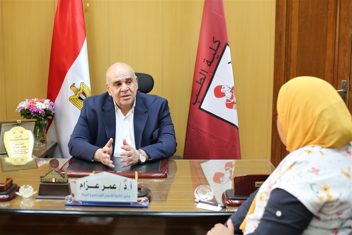 د. عمر عزام مع محرر فيتو