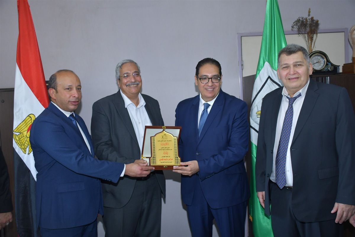 جولة رئيس جامعة القاهرة بمستشفى الفرنساوي