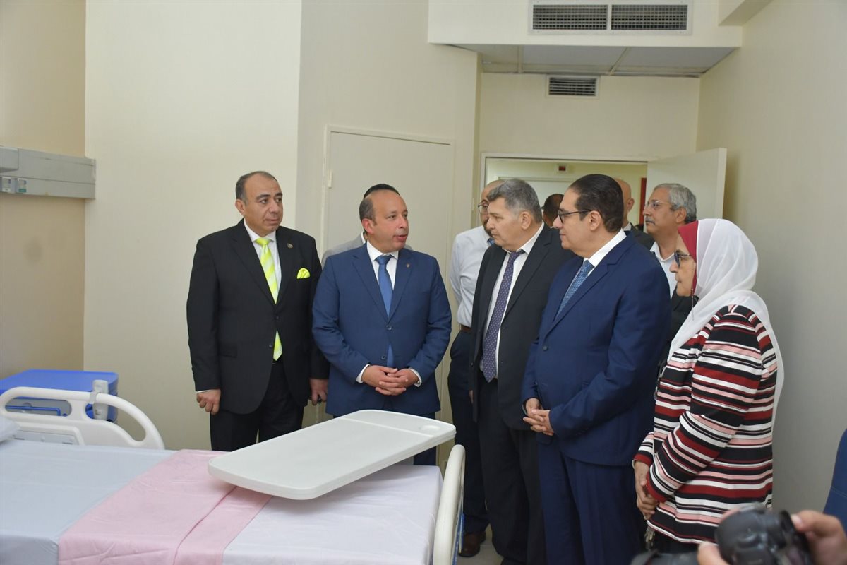 جولة رئيس جامعة القاهرة بمستشفى الفرنساوي