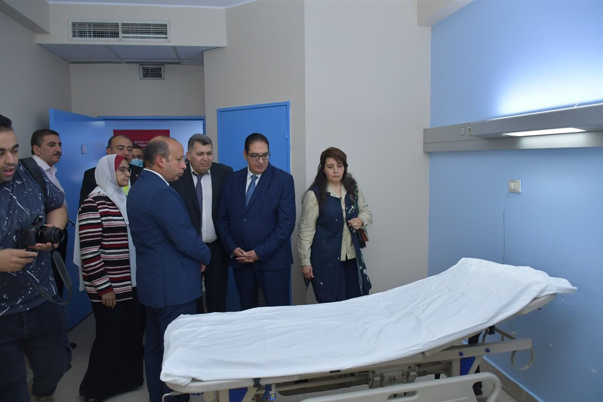 جولة رئيس جامعة القاهرة بمستشفى الفرنساوي