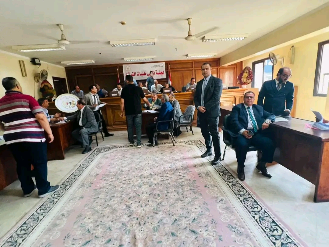 نقيب محامي الشرقية يتقدم بأوراق مرشحي 