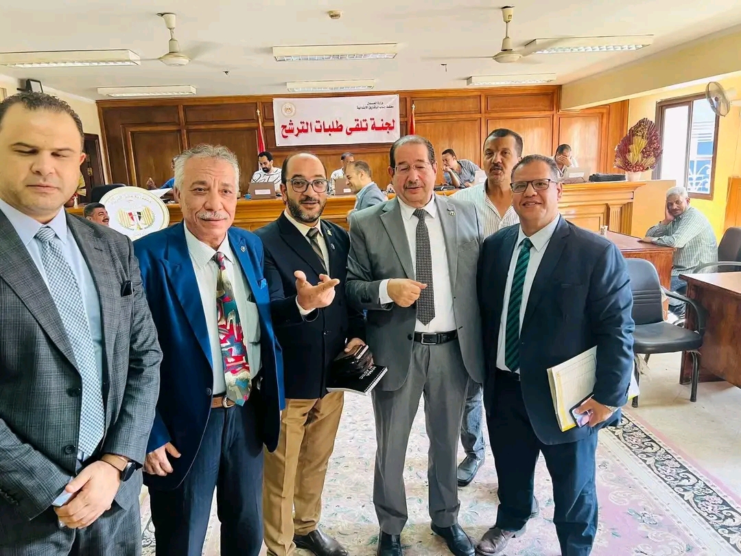 نقيب محامي الشرقية يتقدم بأوراق مرشحي 