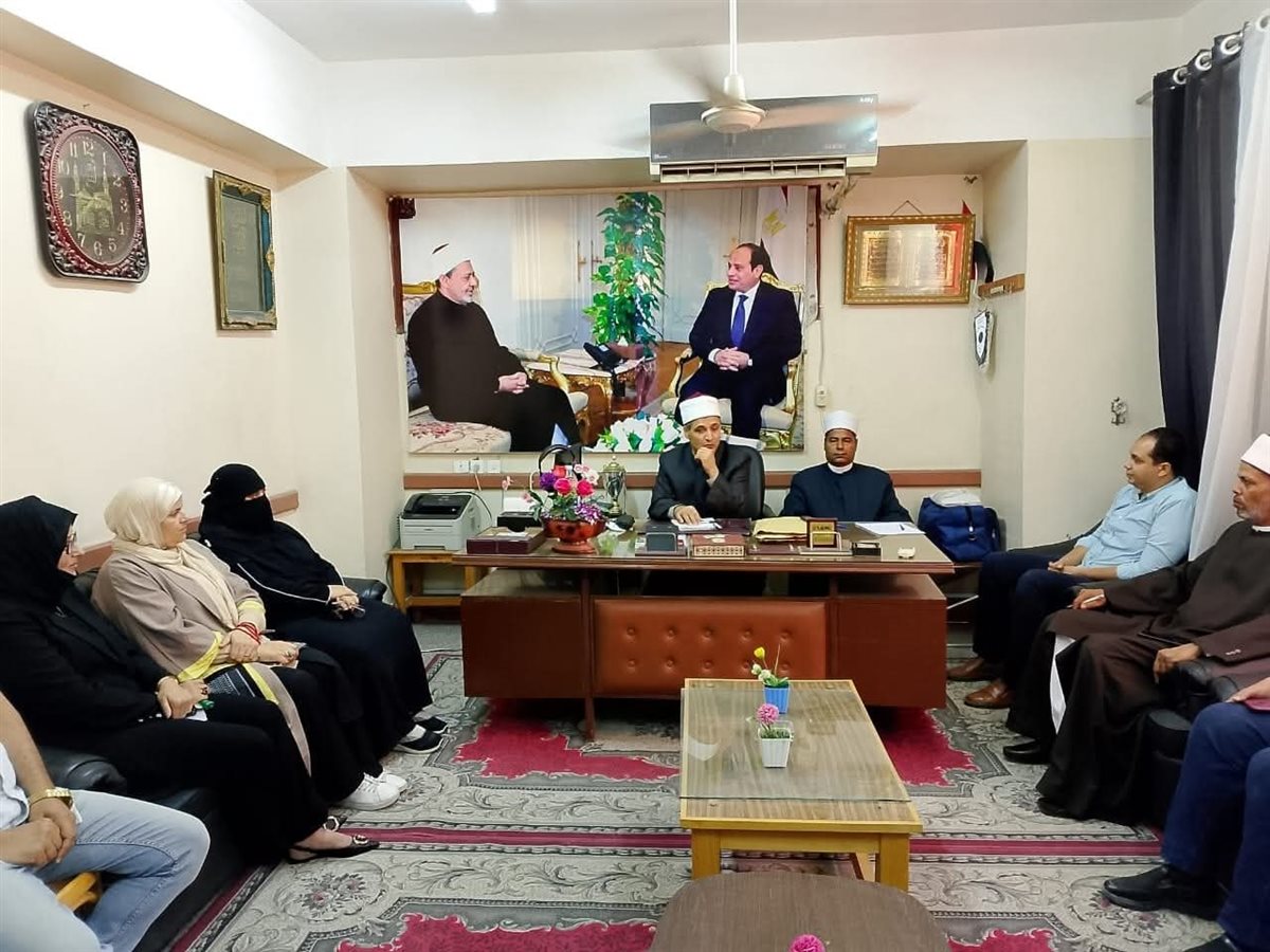 جانب من الاجتماع، فيتو