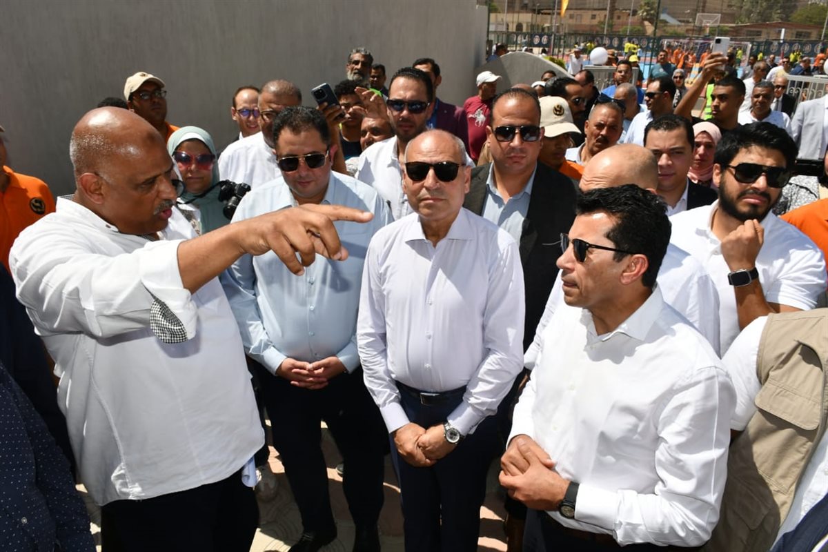 وزير الرياضة ومحافظ القاهرة يفتتحان أعمال تطوير مركز التنمية الشبابية بالساحل