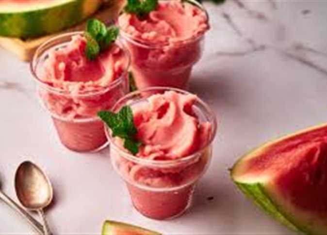 طريقة عمل آيس كريم البطيخ