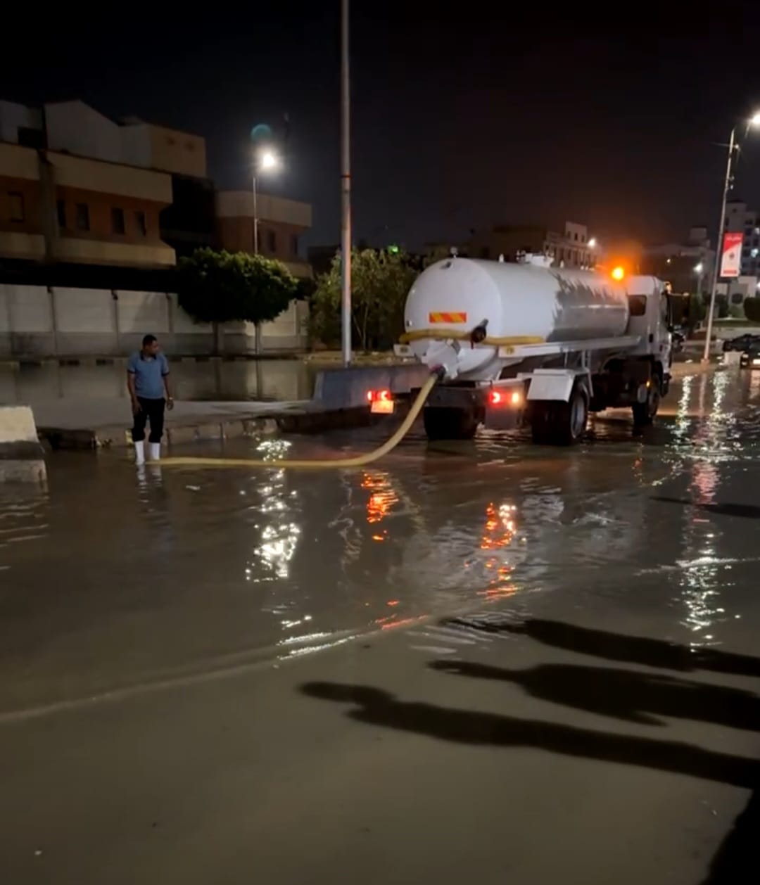 جانب من التعامل مع كسر الماسورة، فيتو
