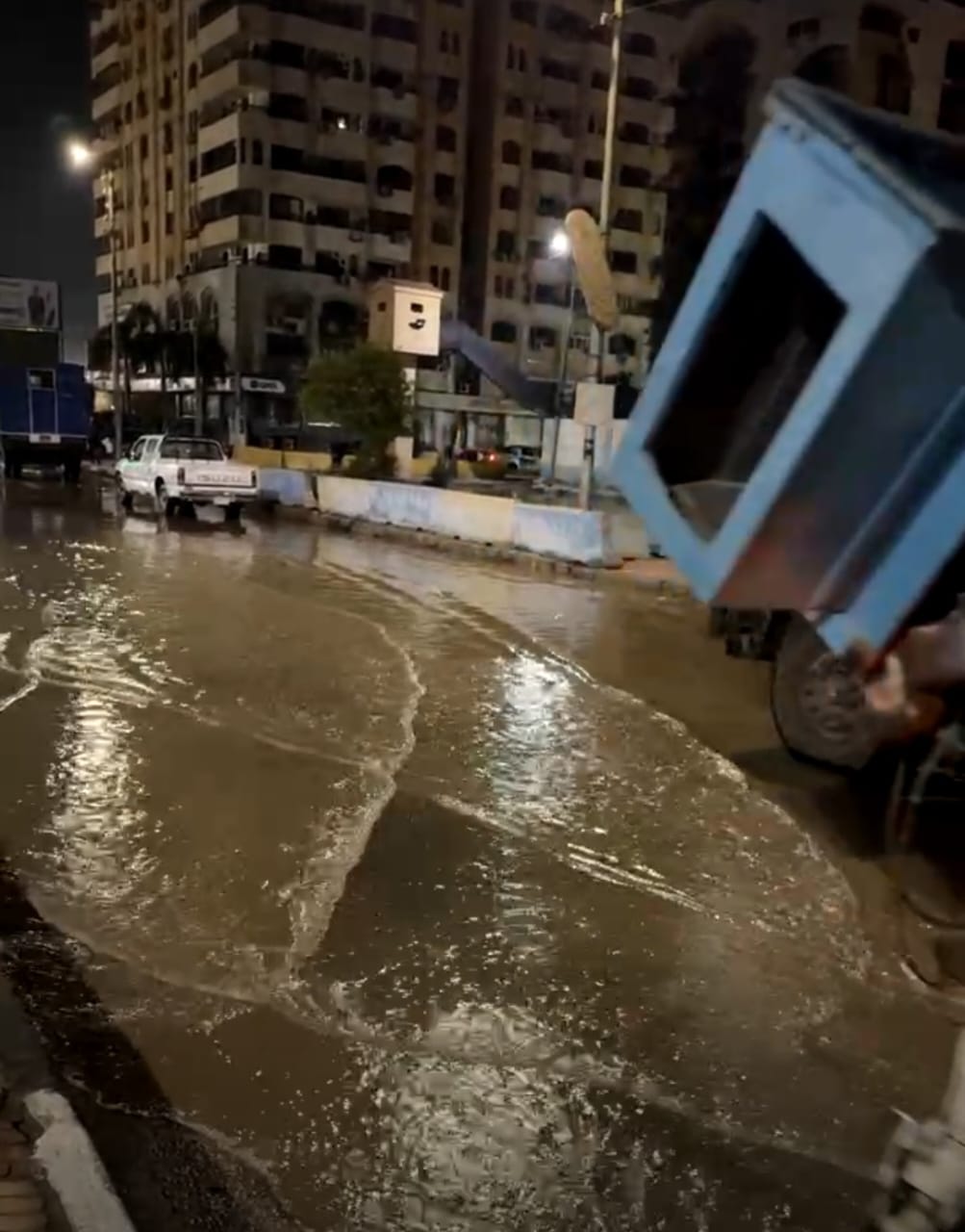 جانب من التعامل مع كسر الماسورة، فيتو