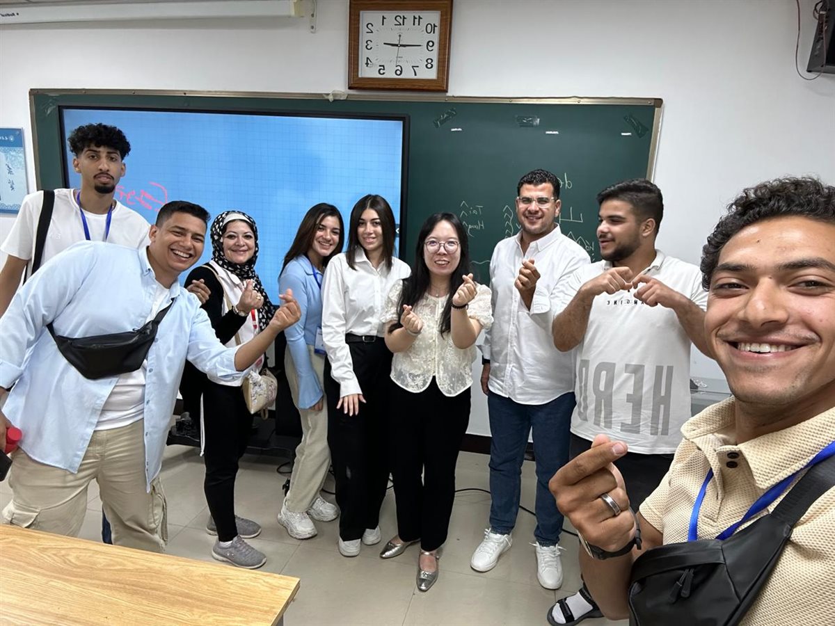 برنامج تدريبي في بكين لطلاب الجامعة المصرية الصينية