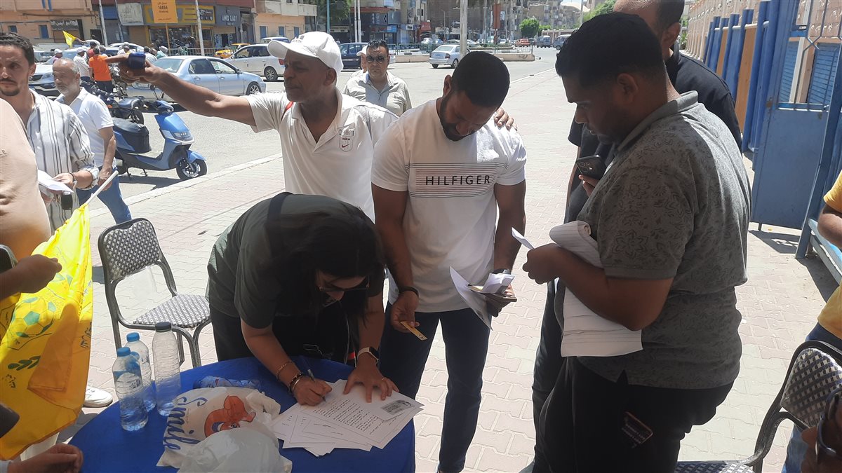 القيصر خلال التوقيع، فيتو