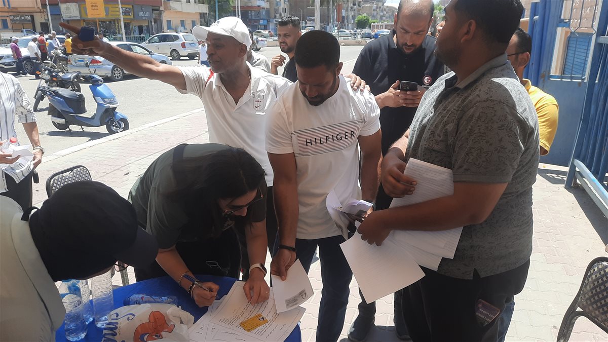 القيصر خلال التوقيع، فيتو