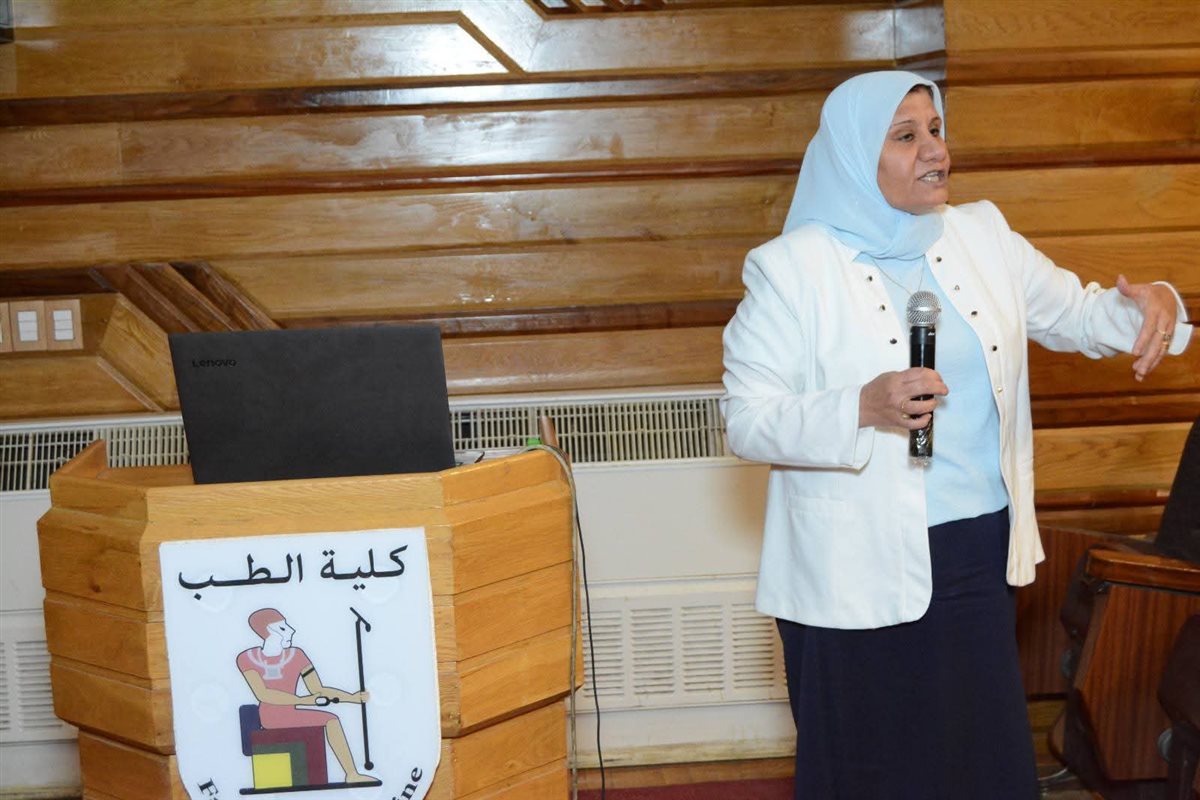 فعاليات اليوم العلمي بكلية طب قصر العيني