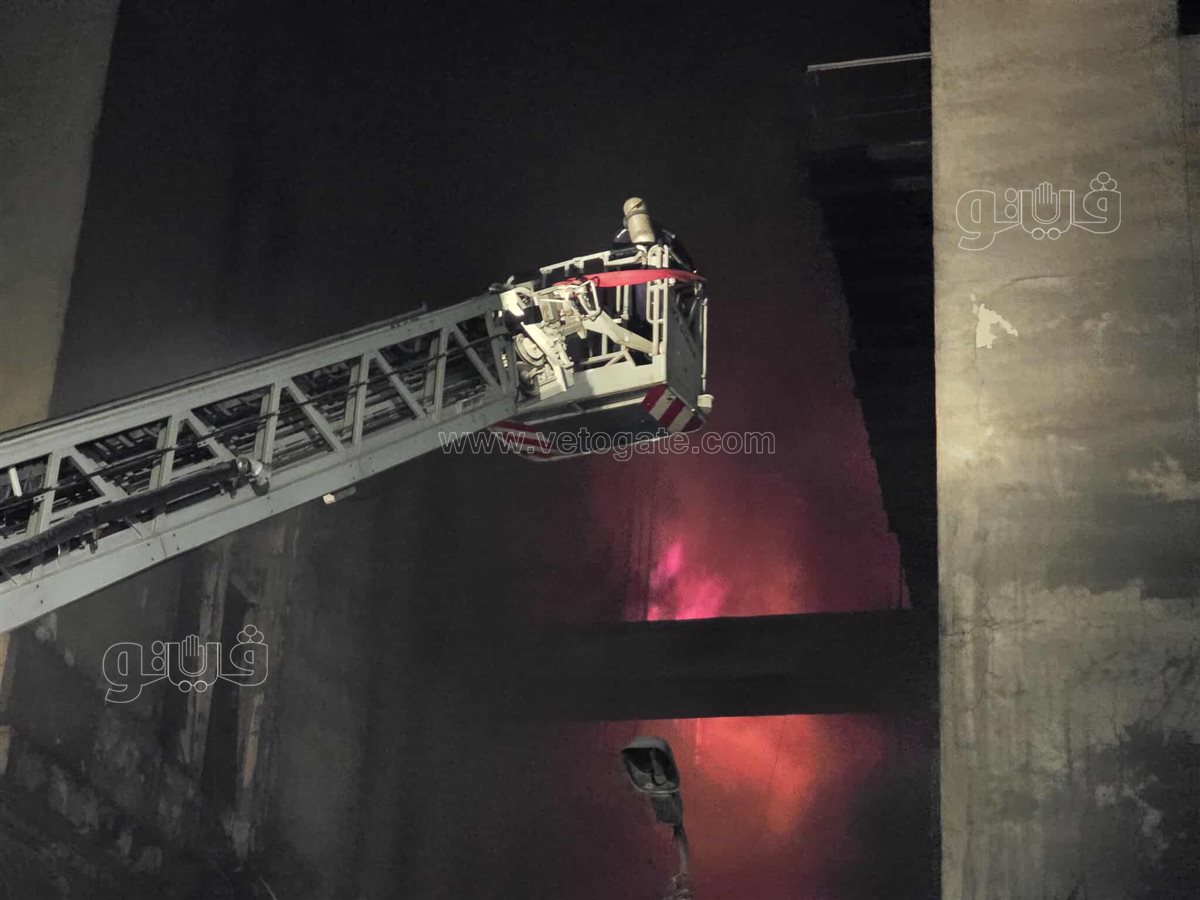 النيران تمتد لمكاتب آخرى بسنترال رمسيس ومحاولة للسيطرة عليها (5)