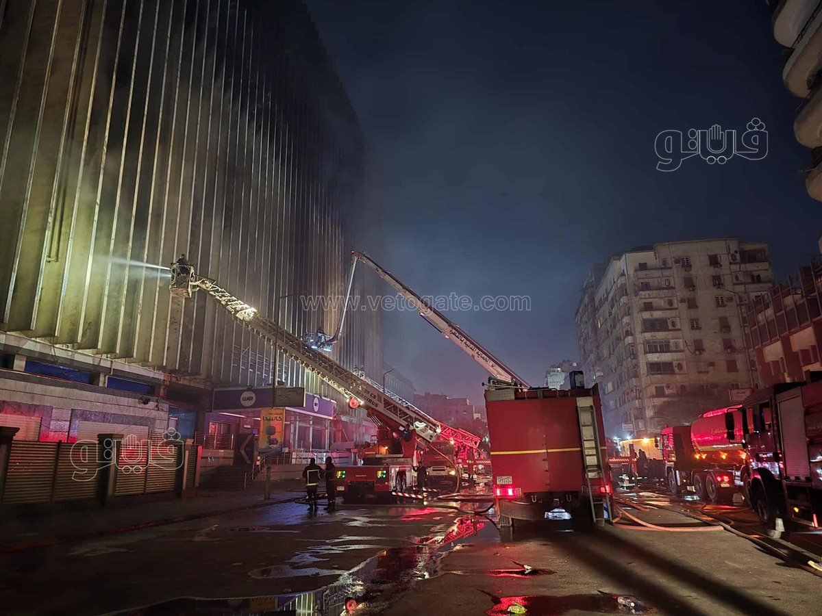 النيران تمتد لمكاتب آخرى بسنترال رمسيس ومحاولة للسيطرة عليها (6)