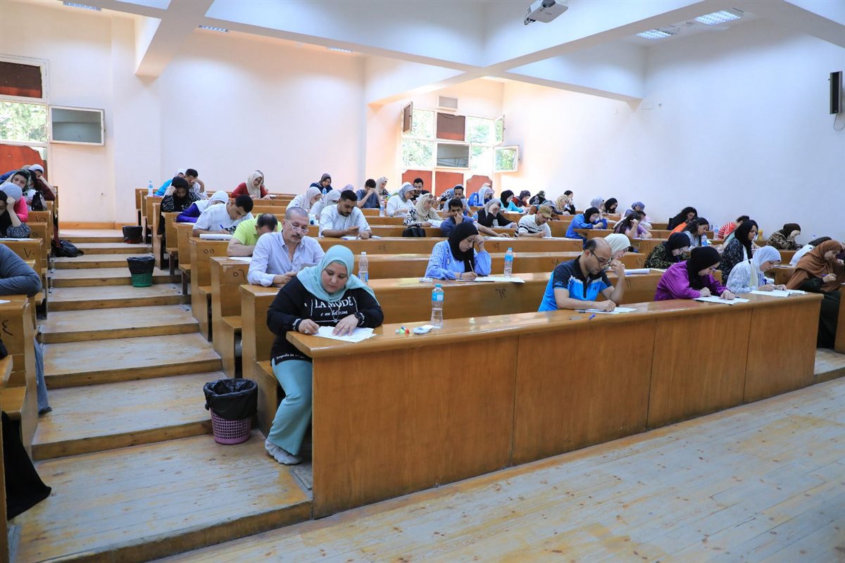 امتحانات التعليم المدمج بجامعة القاهرة