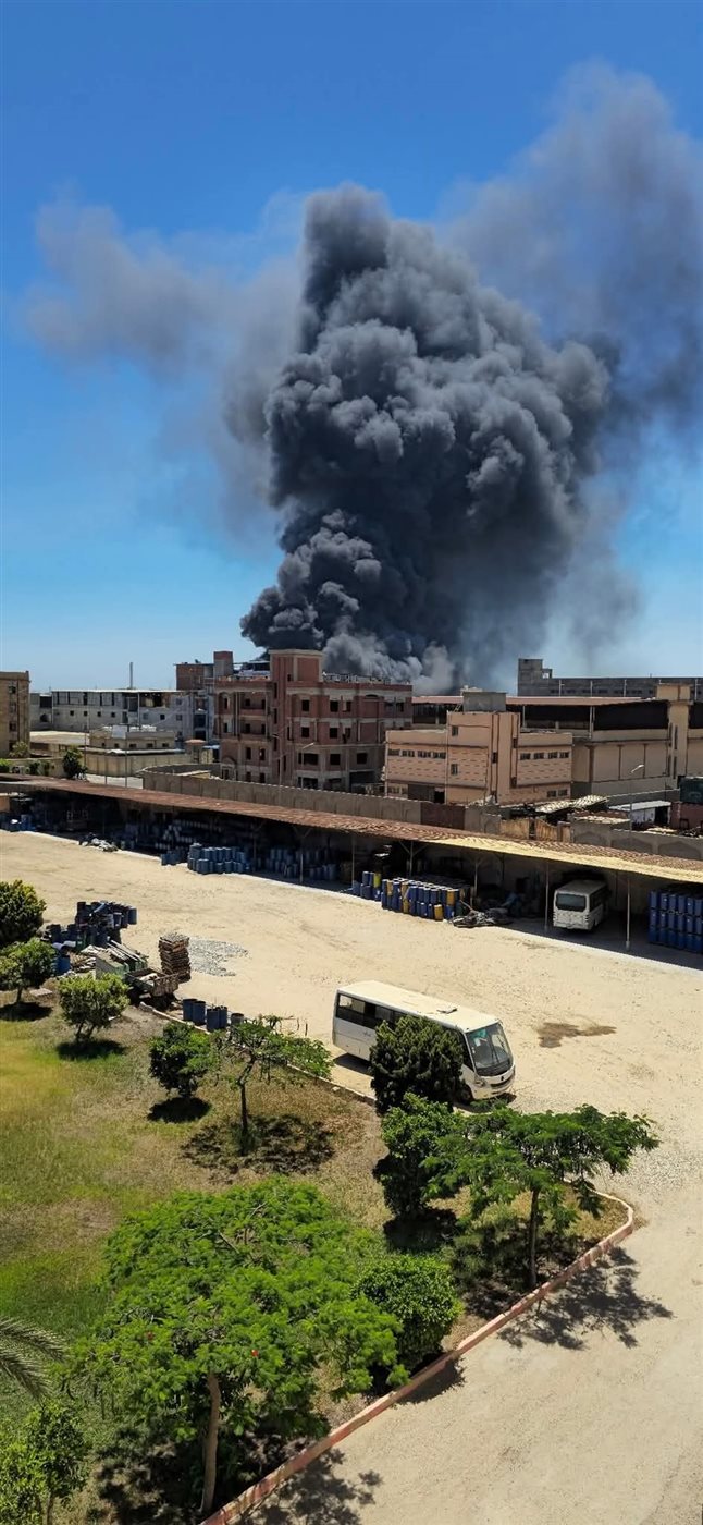 حريق في احد مصانع المنطقة الصناعية بدمياط الجديدة