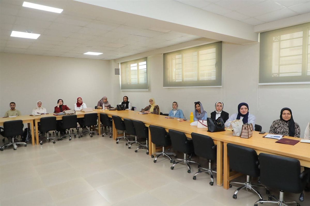 محافظ دمياط يفتتح برنامجا تدريبيا بجامعة حورس لتأهيل القيادات الحكومية..