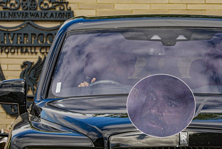 محمد صلاح يعود لتدريبات ليفربول بسيارة فارهة