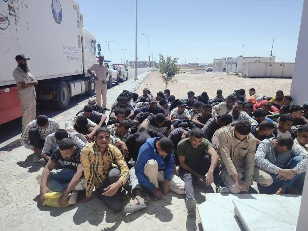 ترحيل مصريين من ليبيا