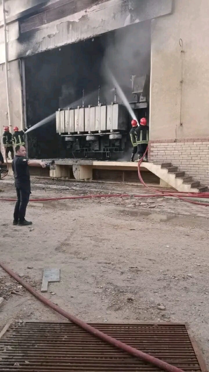 حريق محطة كهرباء العاشر من رمضان: انقطاع التيار والدفع بـ12 سيارة إطفاء وإسعاف،فيتو