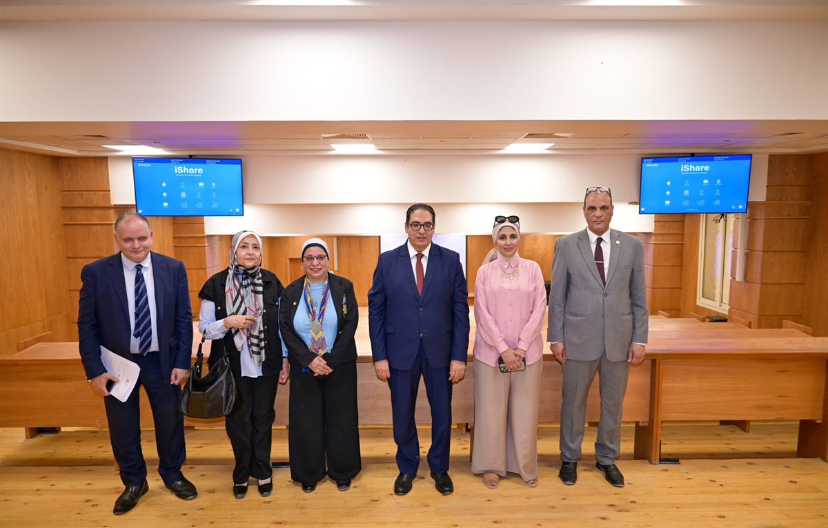 رئيس جامعة القاهرة يتفقد مقر جامعة القاهرة الأهلية