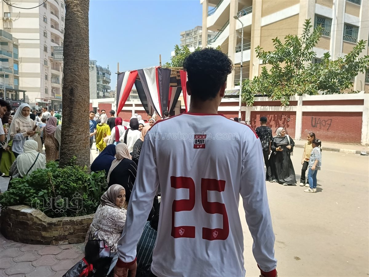 تيشيرت زيزو يثير الجدل في ختام الثانوية،فيتو