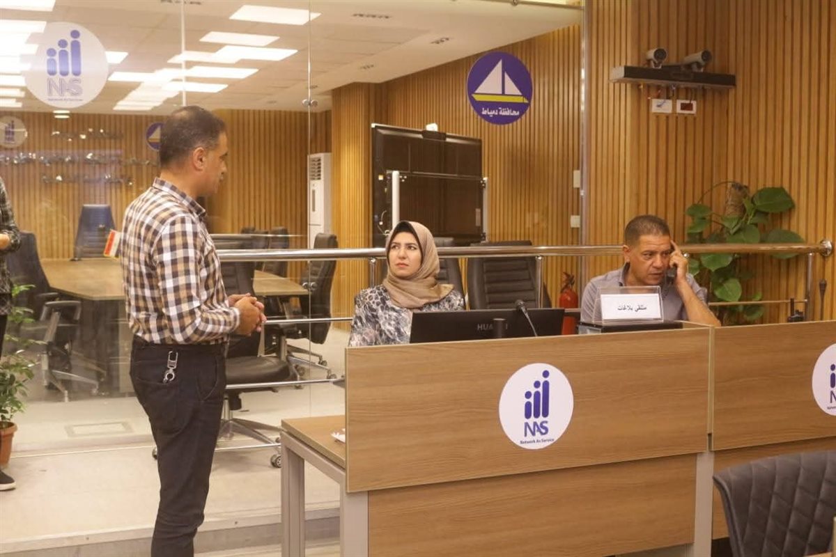 نائب محافظ دمياط، جولة تفقدية داخل مركز السيطرة لمتابعة سير العمل بخدمات الإنترنت والخطوط الساخنة