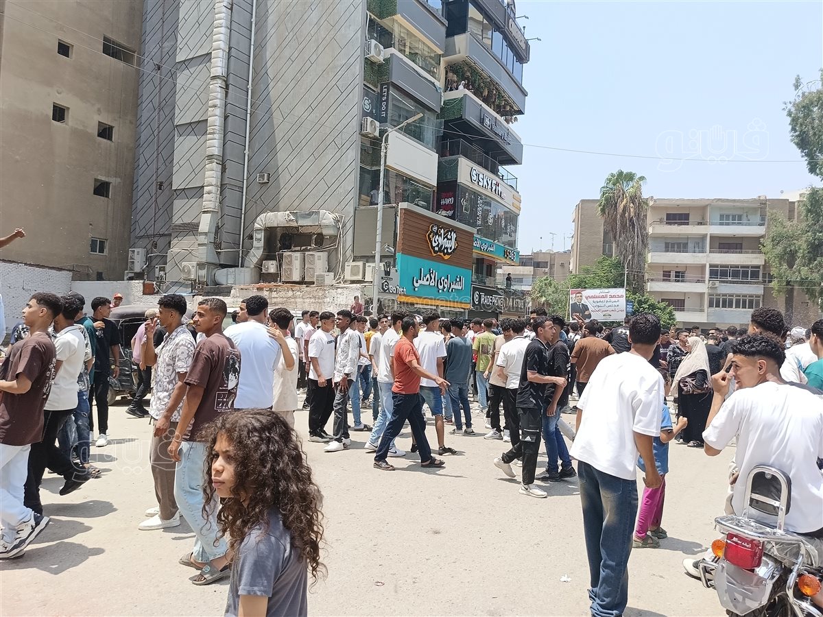 رقص ودي جي وزغاريد.. طلاب الشرقية يحتفلون بنهاية ماراثون الثانوية بالألعاب النارية،فيتو