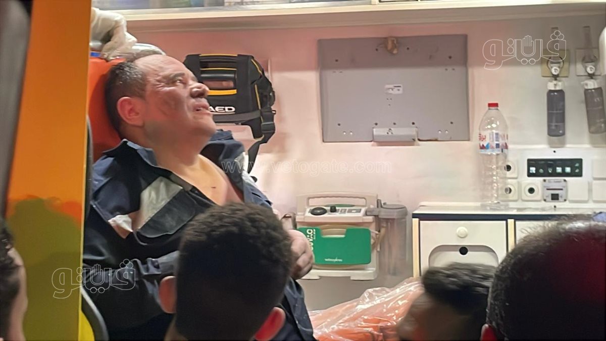 إصابة رجل مطافي ثان بحالة إغماء أثناء السيطرة على حريق سنترال رمسيس (1)