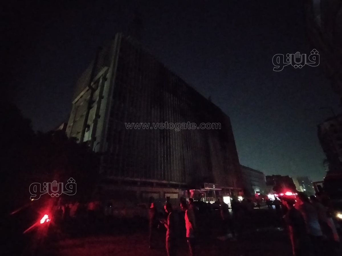 حريق محدود نشب أعلى سنترال رمسيس (5)