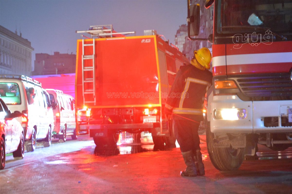 فتح الطرق أمام السيارات بعد السيطرة على حريق سنترال رمسيس (4)