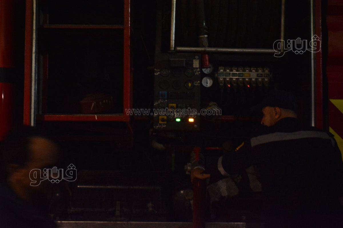 فتح الطرق أمام السيارات بعد السيطرة على حريق سنترال رمسيس (13)