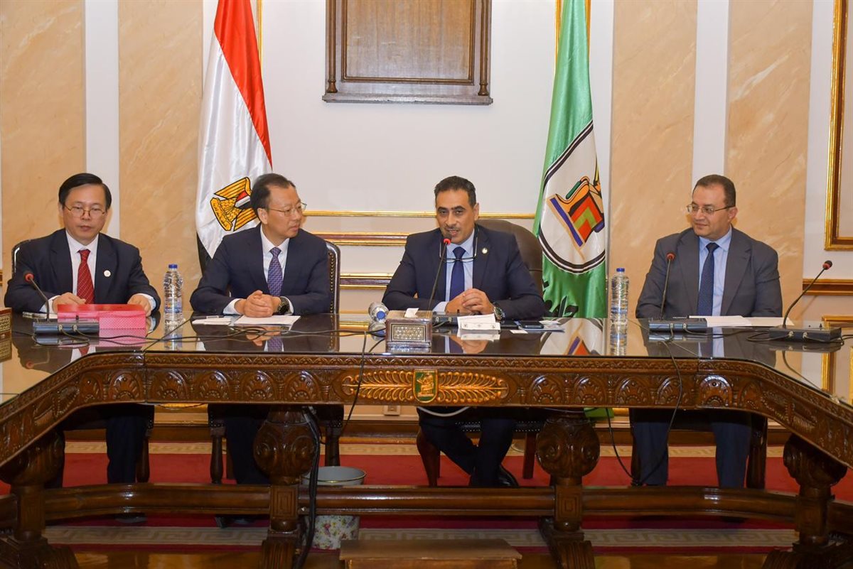 تعاون بين جامعتي القاهرة وجنوب الصين الزراعية