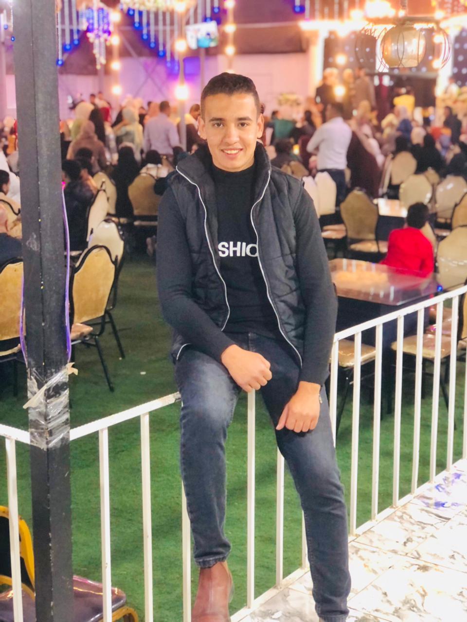 أنس رفض الثانوية العامة..وحقق التفوق بـ